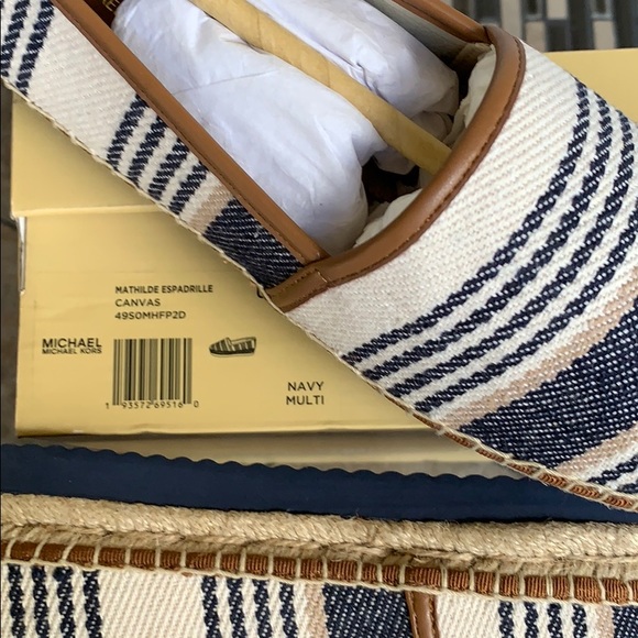 MICHAEL KORS MATHILDE ESPADRILLE CANVAS NAVY MULTI - Picture 12 of 16